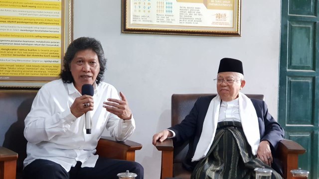 Ma'ruf Amin dan Emha Ainun Nadjib di Yogyakarta. (Foto: Dok. Tim Media Ma'ruf Amin)