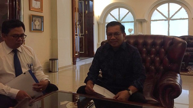 Direktur Utama PT Asuransi Jiwasraya (Persero) Asmawi Syam saat konferensi pers di Kantor Pusat Jiwasraya, Jakarta Pusat, Senin (15/10).  (Foto: Abdul Latif /kumparan)