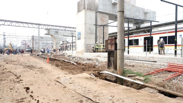 Suasana proyek double double track (DDT) di Stasiun Manggarai. Foto: Helmi Afandi/kumparan