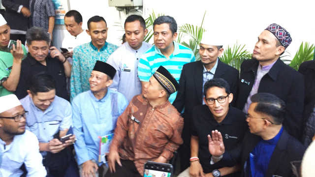 Sandiaga Uno mengunjungi komplek Pondok Pesantren Daarut Tauhid, Bandung, Selasa (16/10/2018). (Foto:  Iqbal Tawakal Lazuardi/kumparan)