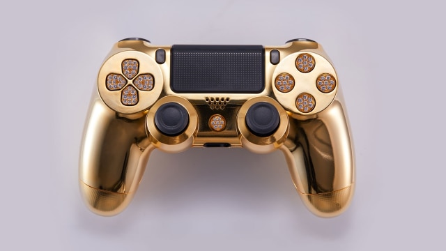 Stik PlayStation 4 berlapis emas buatan Brikk. (Foto: Brikk)