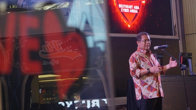 Menteri Komunikasi dan Informatika Rudiantara meresmikan ajang South East Asia Cyber Arena (SEACA) di Mall Taman Anggrek, Jakarta, Rabu (17/10/2018).  (Foto: Fanny Kusumawardhani/kumparan)