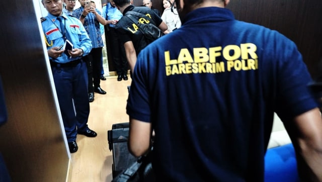 Laboratorium dan forensik mabes Polri usai olah tkp. (Foto: Helmi Afandi/kumparan)