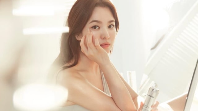 Berita Terbaru: Tampil dengan Model Rambut Baru, Song Hye Kyo Makin Cantik