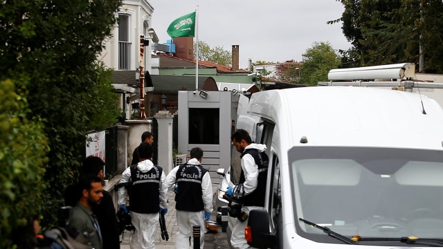 Polisi Turki geledah Konsulat Saudi di Istanbul (Foto: Osman Orsal/Reuters)