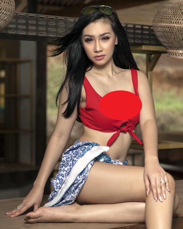 Berita Terkini: Foto Seksi Putri Juby, Model yang Dikabarkan Lengket dengan Delon (1)