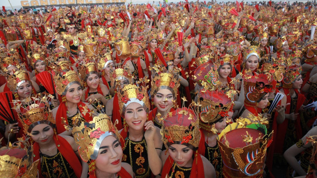 Para Penari di Festival Gandrung Sewu, Banyuwangi (Foto: Dok. Pemkab Banyuwangi)