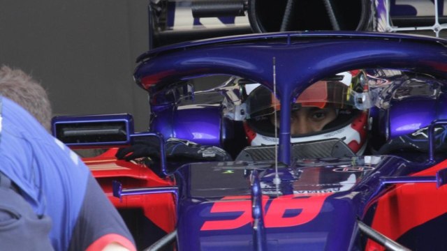 Sean Gelael mengendarai mobil Toro Rosso. (Foto: Istimewa)