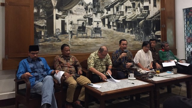 Ahmad Taufan Damanik, Ketua Komnas HAM (empat kanan). (Foto: Lutfan Darmawan/kumparan)