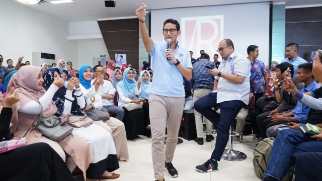 Cawapres Sandiaga Uno menemui milenial Padang, Jumat (19/10/2018). (Foto: Dok. Tim Sandiaga Uno)