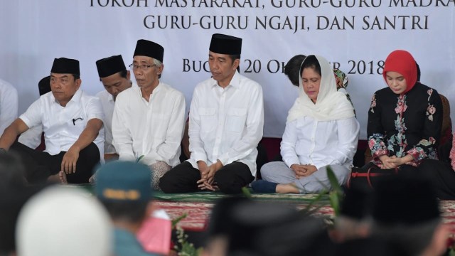 Jokowi berkunjung di Pondok Pesantren Bugen Al-Itqon, Semarang, Jawa Tengah. (Foto: Biro Pers Setpres/kris)