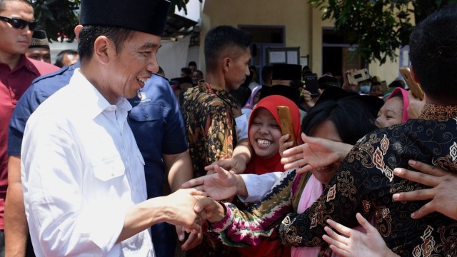 Jokowi berkunjung di Pondok Pesantren Bugen Al-Itqon, Semarang, Jawa Tengah. (Foto: Biro Pers Setpres/kris)