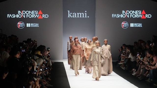 Fashion Show Indonesia Fashion Forward present by Kami di Jakarta Fashion Week 2019. (Foto: Iqbal Firdaus/kumparan)