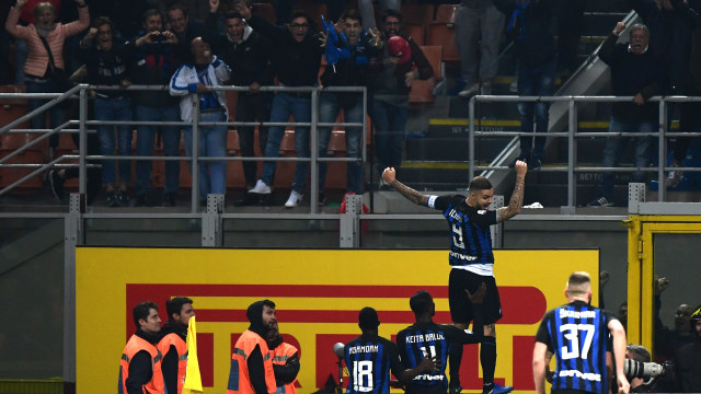 Mauro Icardi merayakan gol kemenangan di Derby della Madonnina 2018/19. (Foto: Miguel MEDINA / AFP)
