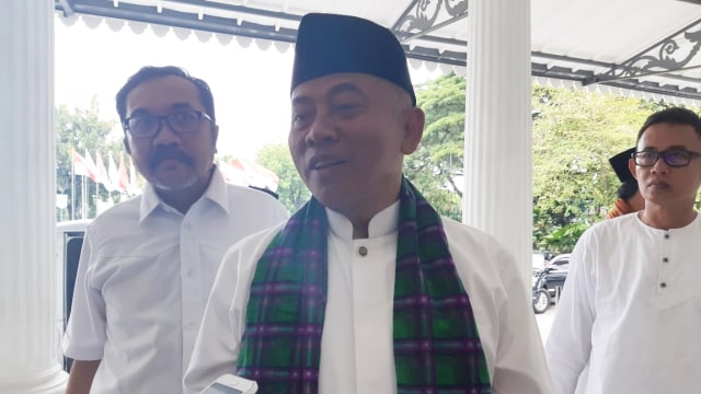 Wali Kota Bekasi Rahmat Effendi mendatangi Balai Kota DKI Jakarta, Senin (22/10). (Foto: Moh Fajri/kumparan)