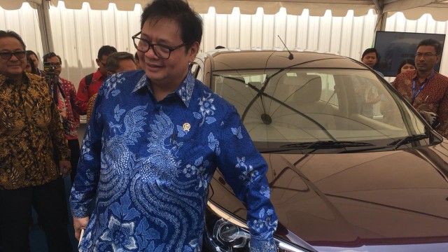 Airlangga Hartarto dalam peresmian ekspor all new Suzuki Ertiga di pabrik Suzuki di Cikarang, Bekasi (Foto: Alfons Hartanto/kumparanOTO)