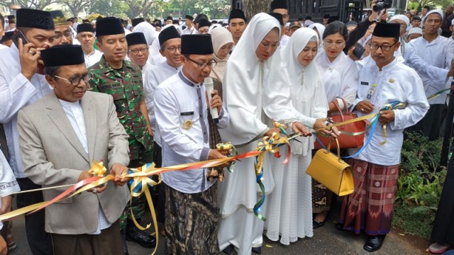 Sambil Bersarung, Wali Kota Malang Akan Ajari Materi Syar'i ke PKL