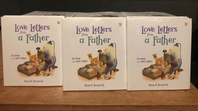 Buku ‘ Love Letters from a Father ‘by Hamid Basyaib. (Foto: Tamara Wijaya/kumparan)