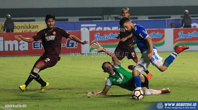 Dipimpin Wasit Asal Jatim, Persib Biru Saat Memayunan PSM !