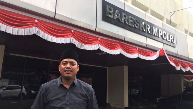 Politisi PSI Muannas Alaidid setelah diperiksa sebagai saksi di Cyber Bareskrim, Jakarta Pusat. Foto: Ferry Fadhlurrahman/kumparan