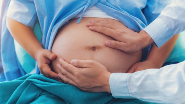 Ilustrasi ibu hamil akan melahirkan.  Foto: Shutterstock
