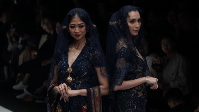 Fashion Show busana rancangan Anne Avantie di Jakarta Fashion Week 2019. (Foto: Irfan Adi Saputra/kumparan)