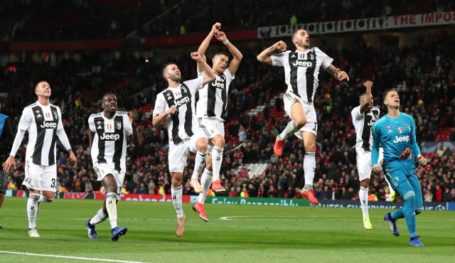 Pemain-pemain Juventus merayakan kemenangan atas Manchester United. (Foto: REUTERS/Hannah McKay TPX IMAGES OF THE DAY)