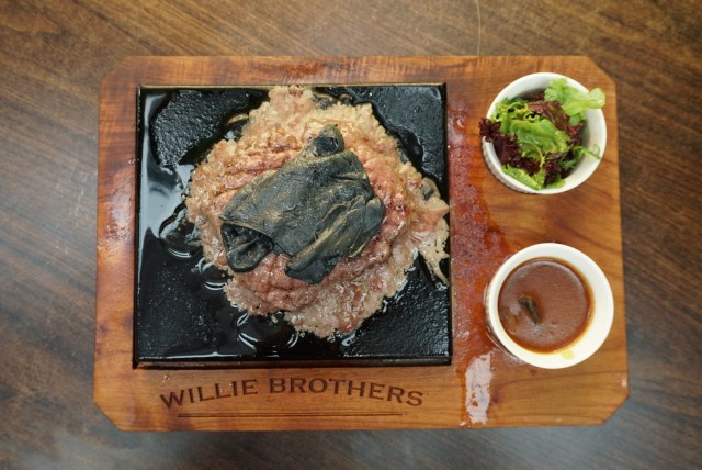 Willie steak and venom cheese (Foto: Foto: Jamal Ramadhan/Kumparan)
