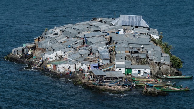 Suasana di Pulau Migingo di antara Kenya dan Uganda. (Foto: AFP/YASUYOSHI CHIBA)