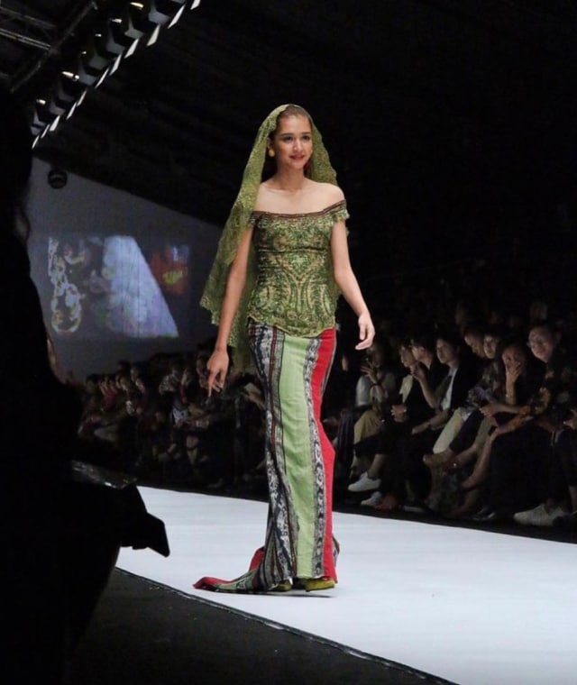 Dari Artis, Musisi, Hingga Menteri yang Tampil untuk Koleksi Anne Avantie Di Jakarta Fashion Week 2019! (2)