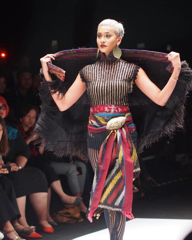 Dari Artis, Musisi, Hingga Menteri yang Tampil untuk Koleksi Anne Avantie Di Jakarta Fashion Week 2019! (6)