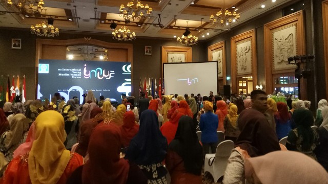 Pembukaan Internasional Young Moslem Woman Forum (IYMWF) di Grand Ballroom Hotel Aryaduta, Gambir, Jakarta Pusat, Rabu (24/10) malam. (Foto: Jihad Akbar/kumparan)