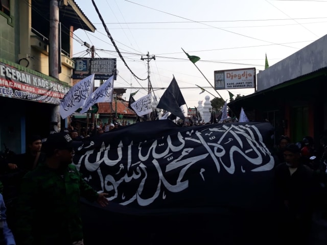 Organisasi Islam di Yogyakarta turun ke jalan bela bendera tauhid (Foto: Tugu Jogja)