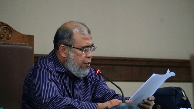 Mantan Hakim Konstitusi Patrialis Akbar di Pengadilan Tipikor, Jakarta, Kamis (25/10). (Foto: Nugroho Sejati/kumparan)