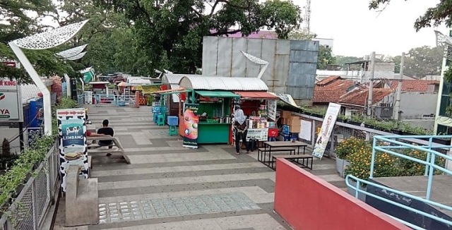 Foto-foto Skywalk Teras Cihampelas yang Terancam Ditinggal PKL dan Pejalan Kaki (1)