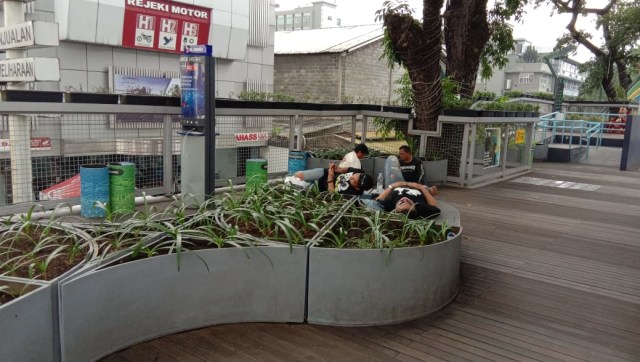 Foto-foto Skywalk Teras Cihampelas yang Terancam Ditinggal PKL dan Pejalan Kaki (7948)