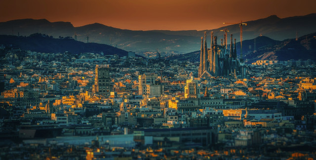 Pemandangan Indahnya Kota Barcelona (Foto: Pixabay)
