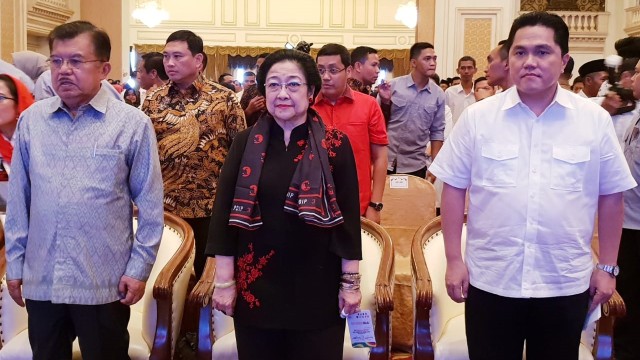 JK, Megawati, dan Erick Thohir di pembukaan Rakernas TKN Jokowi Maruf di Surabaya, Sabtu (27/10/2018). (Foto: Dok. Istimewa)