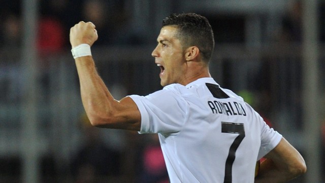 Cristiano Ronaldo merayakan golnya ke gawang Empoli. (Foto: REUTERS/Jennifer Lorenzini)