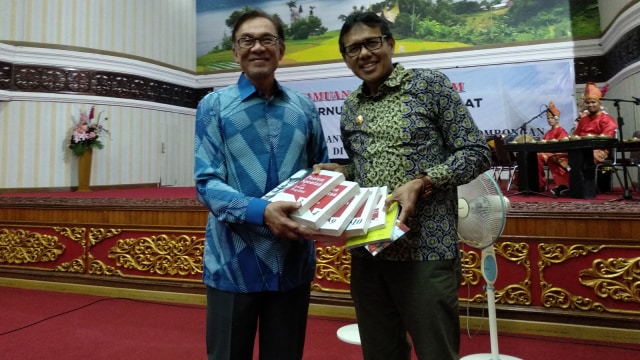 Kunjungi Sumatera Barat, Anwar Ibrahim Merasa Pulang Kampung