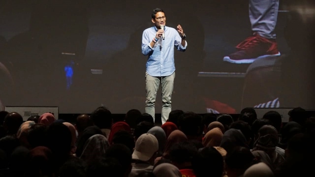 Cawapres nomor urut 2 Sandiaga Uno menjadi pembicara dalam acara Milenial Fest di Jakarta, Minggu (28/10/2018). (Foto: Jamal Ramadhan/kumparan)