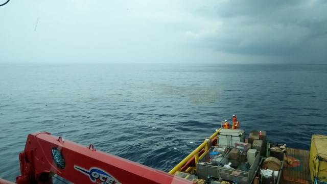 Kapal Pertamina temukan dugaan lokasi jatuhnya pesawat Lion Air. (Foto: Dok. Istimewa)