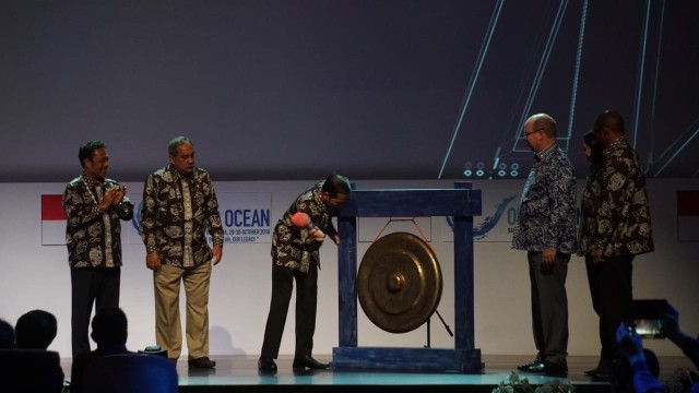 Jokowi meresmikan acara Our Ocean Conference, Senin (29/10/2018). (Foto: Abiil Achmad Akbar/kumparan)