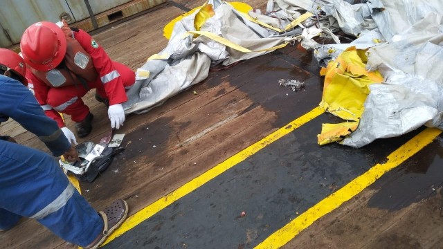 Tas penumpang Lion Air JT610 yang ditemukan Basarnas, Senin (29/10/2018). (Foto: Dok. Istimewa)