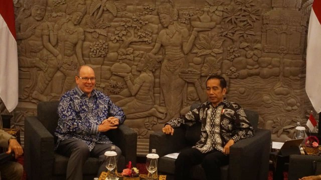 Pangeran Monako Albert II, bersama Presiden Jokowi melakukan pertemuan bilateral di sela acara OOC, di Nusa Dua Bali, Senin (29/10/2018). (Foto: Abil Achmad Akbar/kumparan)