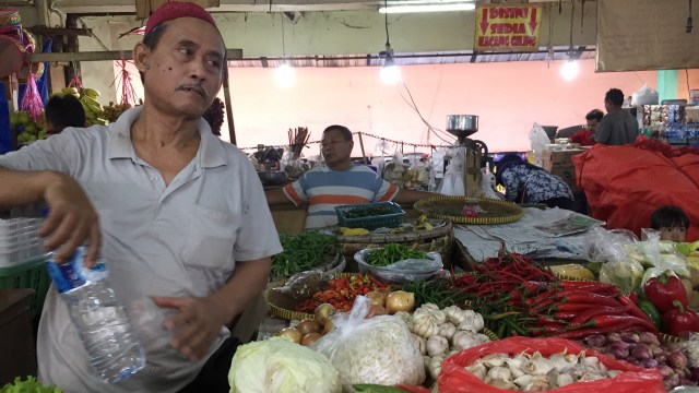 Pedagang Buah dan Sayur di Pasar Minggu (Foto: Abdul Latif/kumparan)