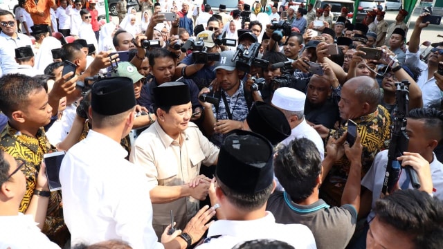 Capres Prabowo Subianto kunjungi Ponpes Asshoddiah, Semarang, Jawa Tengah, Senin (29/10/2018).  (Foto: Dok. Tim Media Prabowo)