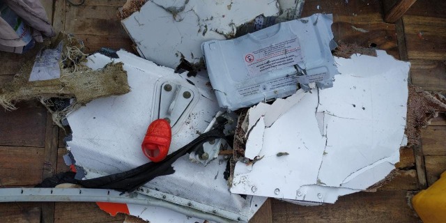 LIPSUS PESAWAT MURAH, Puing-puing pesawat Lion Air JT-610 di perairan Tanjungpakis, Karawang, Jawa Barat