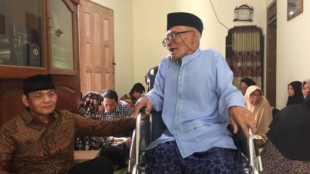 Marwandi (74), orang tua Herjuno Darpito korban kecelakaan Lion Air di Dusun Nogosari 1, Desa Bandung, Playen, Gunungkidul, DIY, Selasa (30/10). (Foto: Arfiansyah Panji/kumparan)