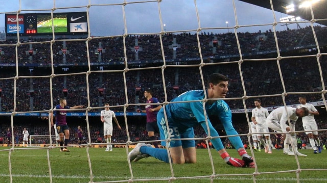 Real Madrid kalah telak 1-5 dari Barcelona di pekan ke-10 La Liga  2018/19. (Foto: REUTERS/Paul Hanna)